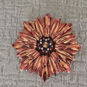 **Vintage** EUC Flower Pin